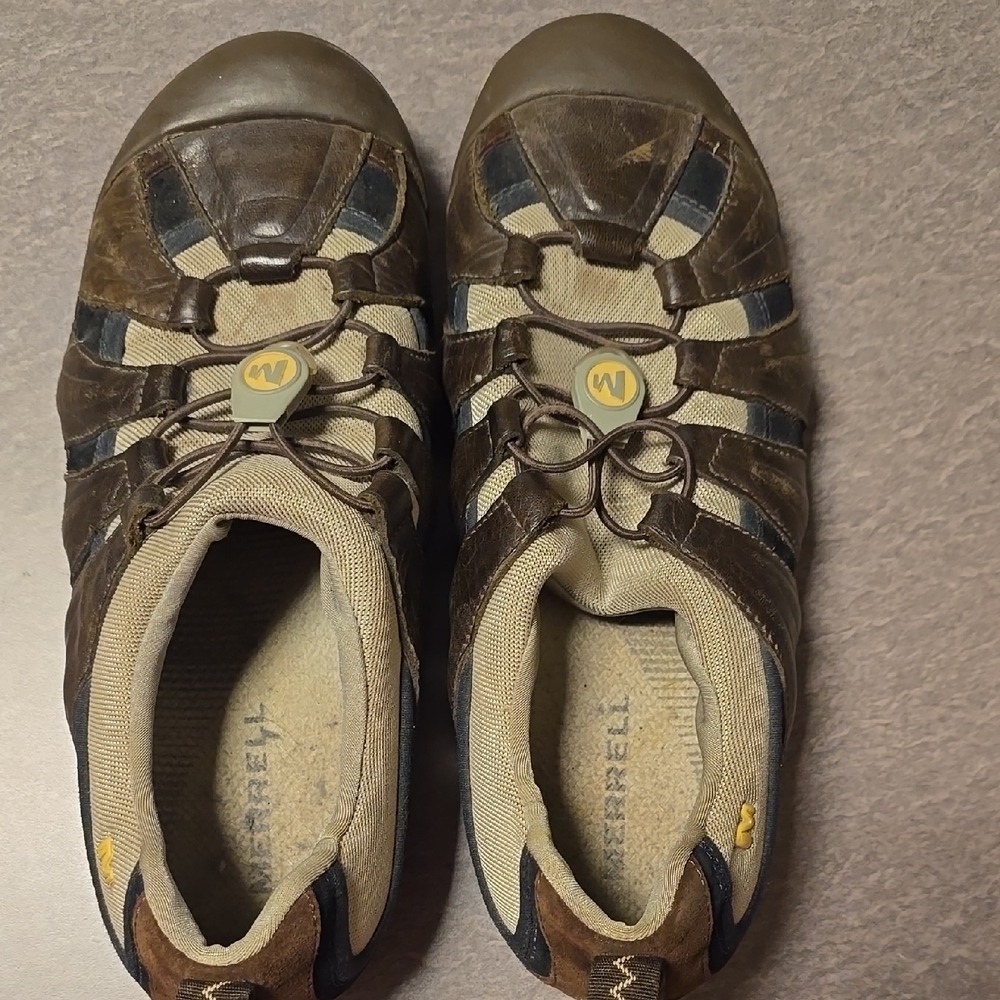 Merrell Brown and Beige Athletic Women's Shoe Size 8